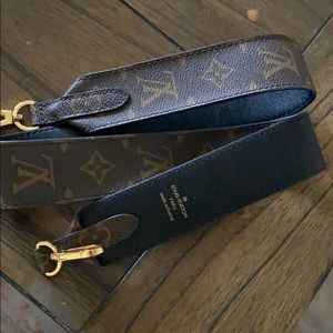 Louis vuitton long strap